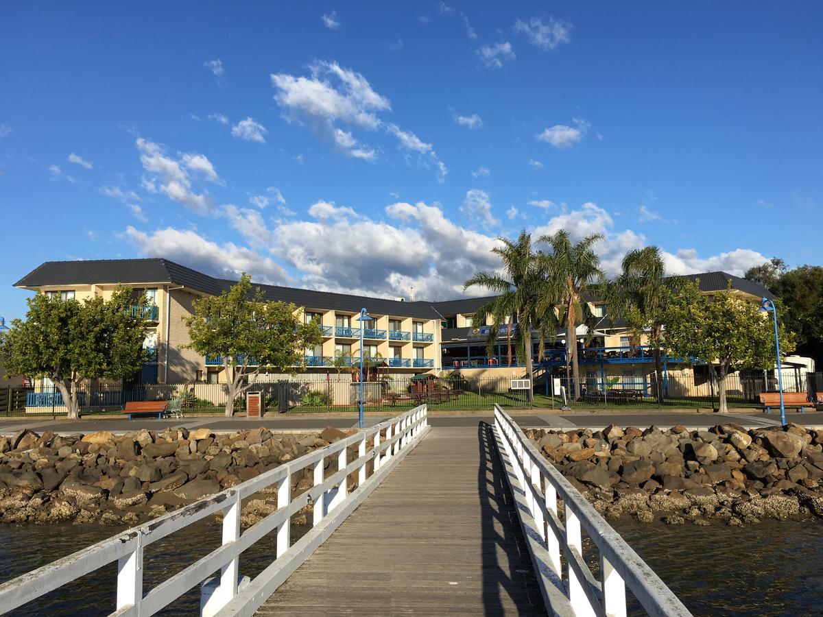 Motel Mariners On The Waterfront Batemans Bay Exterior foto