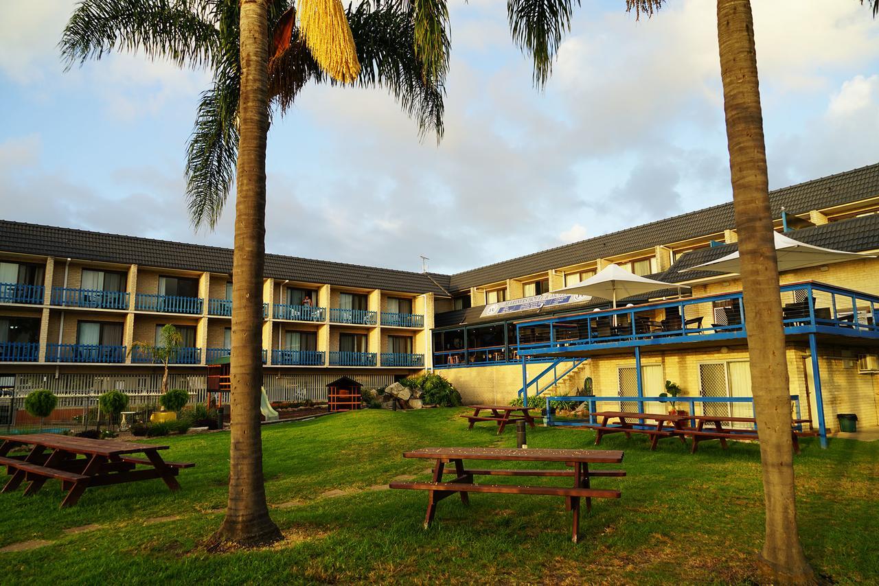 Motel Mariners On The Waterfront Batemans Bay Exterior foto